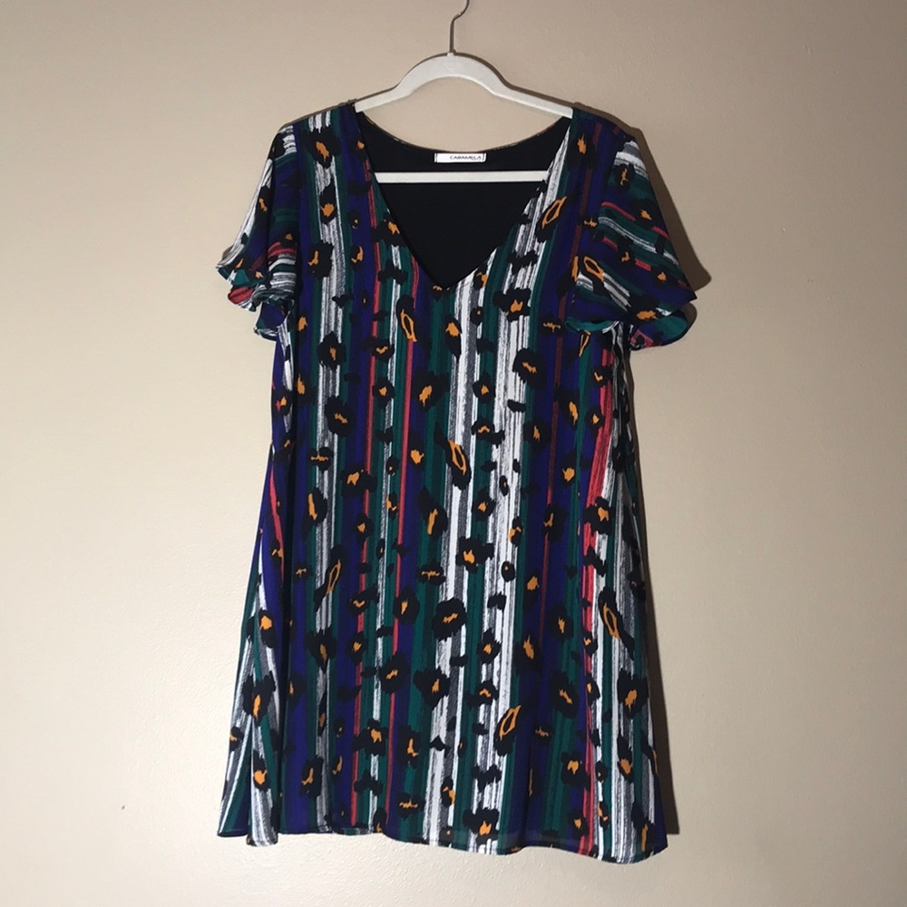 Nice Caramela short sleeved dress with liner. USA